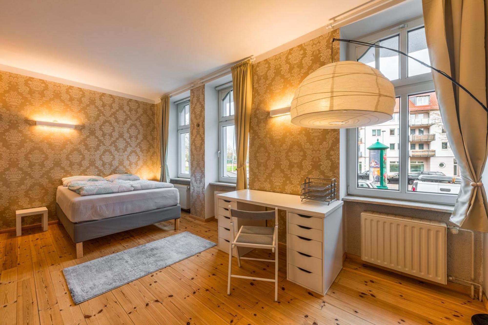 Exklusive Und Grosszuegige Wohnung 140 Qm In Magdeburg Top-Lage Mit Kicker Fuer Bis Zu 8 Personen 外观 照片