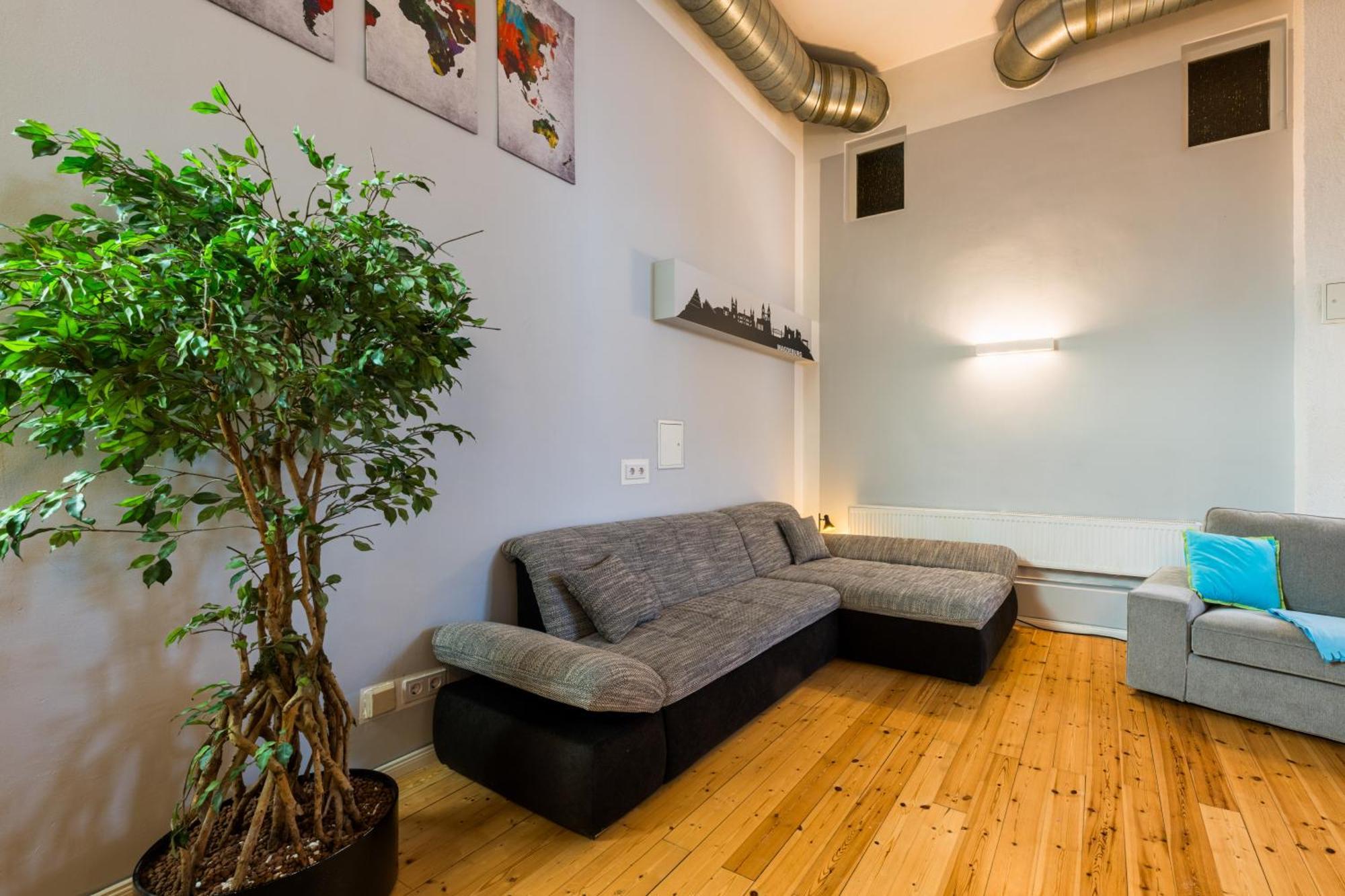 Exklusive Und Grosszuegige Wohnung 140 Qm In Magdeburg Top-Lage Mit Kicker Fuer Bis Zu 8 Personen 外观 照片